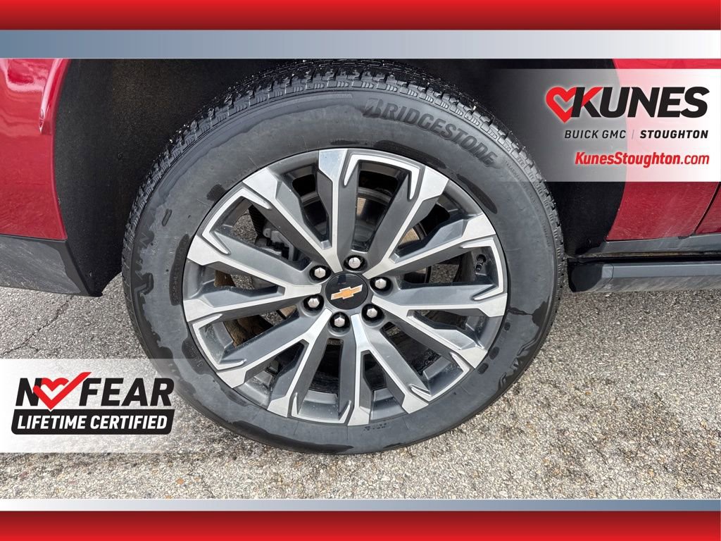 Used 2025 Chevrolet Suburban High Country image 14
