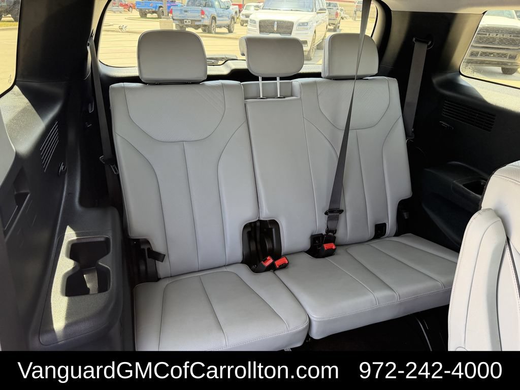 Used 2025 Hyundai Palisade SEL AWD/4WD image 32