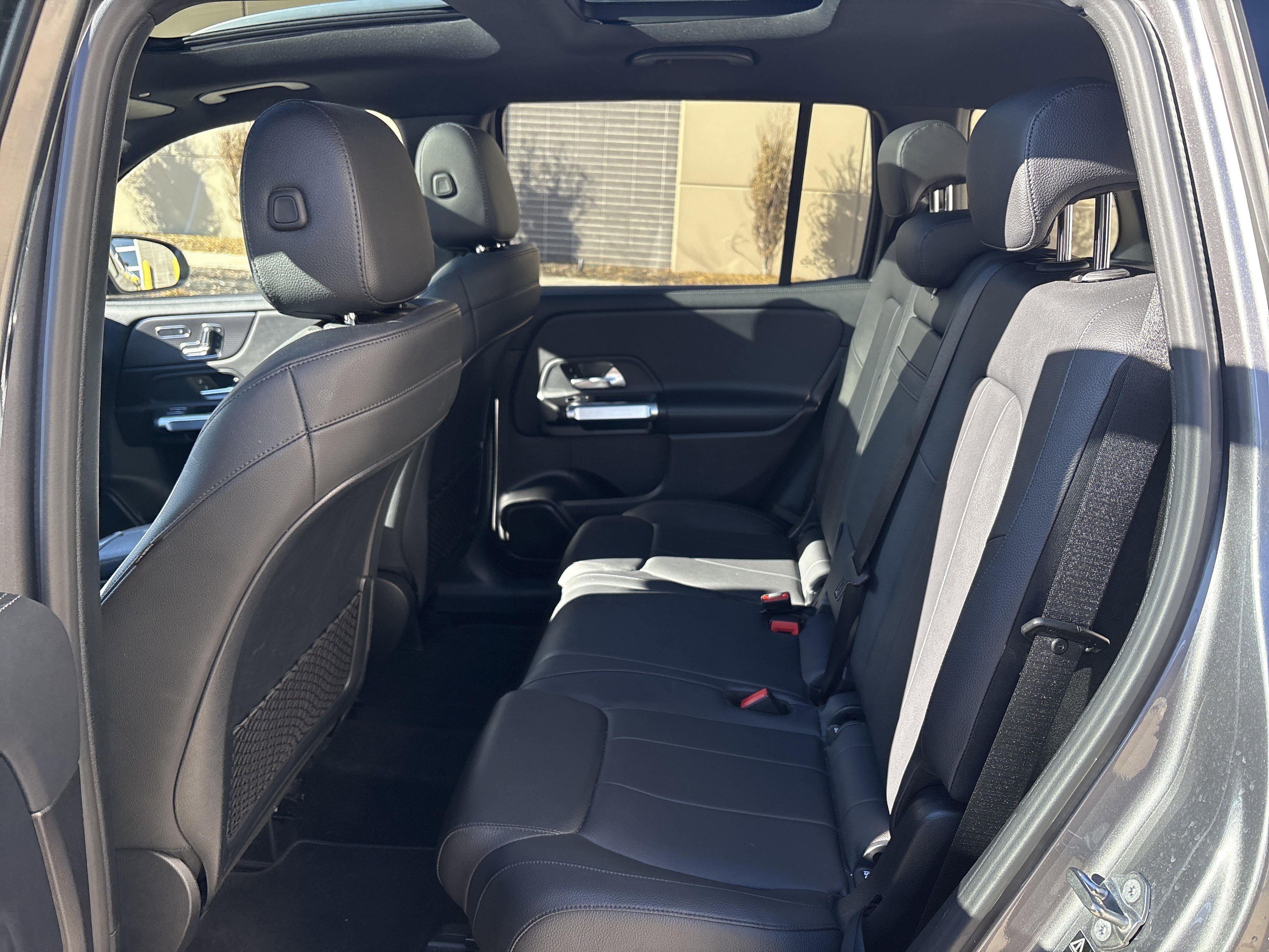 Used 2020 Mercedes-Benz GLB 250 4MATIC image 30