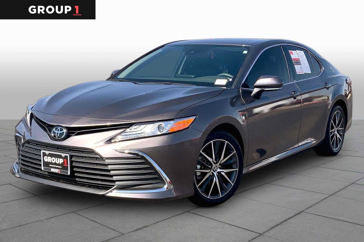 Used 2024 Toyota Camry XLE FWD image 1