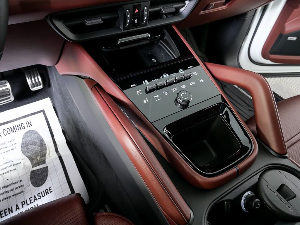 New 2026 Porsche Cayenne GTS image 19