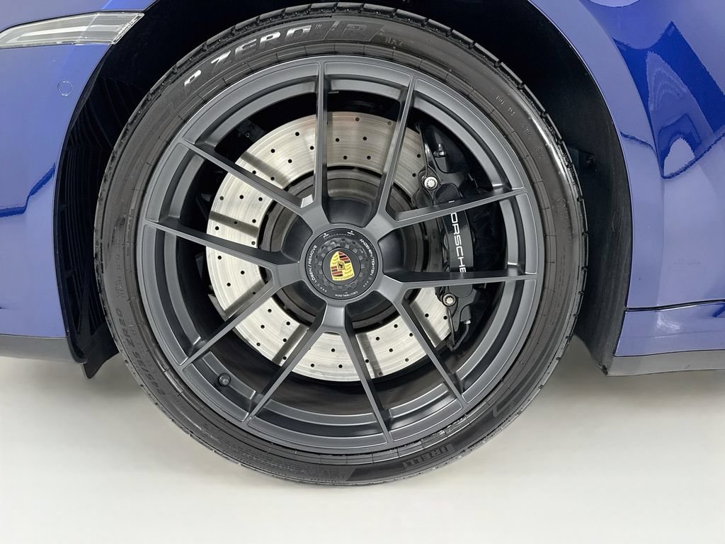 Certified 2025 Porsche 911 Targa 4 GTS AWD/4WD image 31