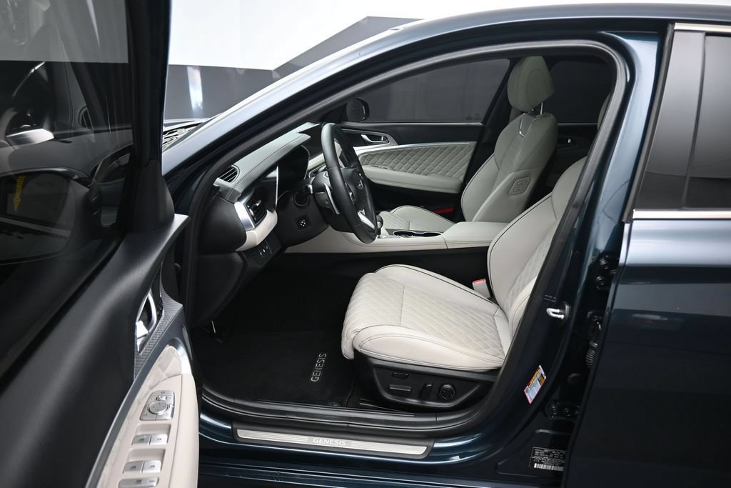Used 2023 Genesis G70 3.3T w/ Sport Prestige Package RWD image 12