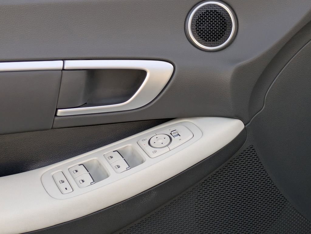 Used 2025 Hyundai Sonata SEL image 13