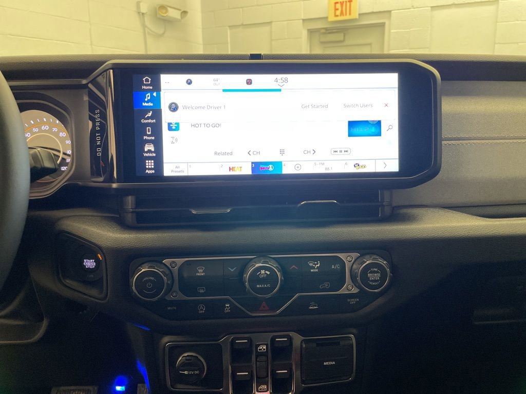 New 2026 Jeep Gladiator Sport image 10