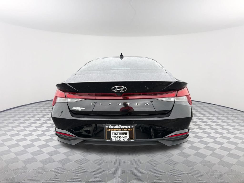Used 2023 Hyundai Elantra SEL w/ Convenience Package FWD image 6