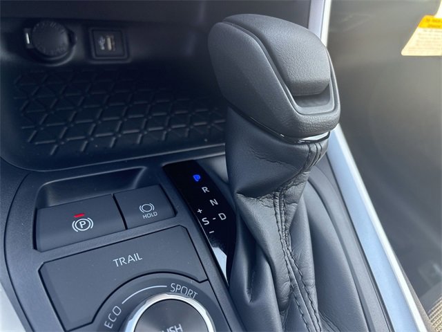 Used 2025 Toyota RAV4 LE image 20