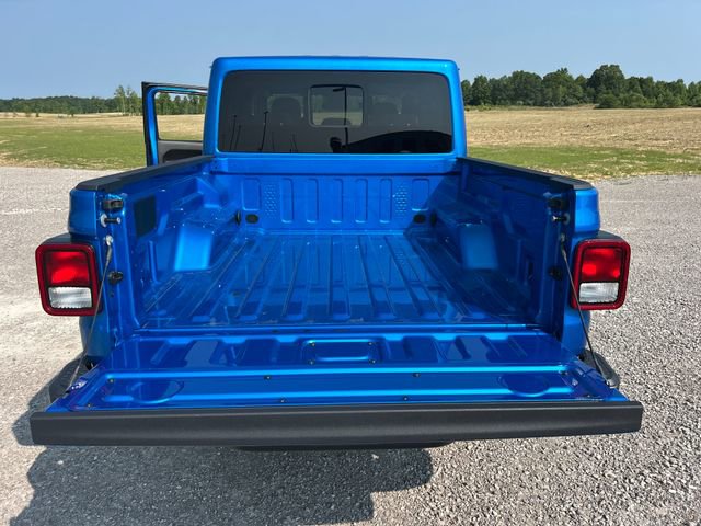 New 2025 Jeep Gladiator Sport image 32