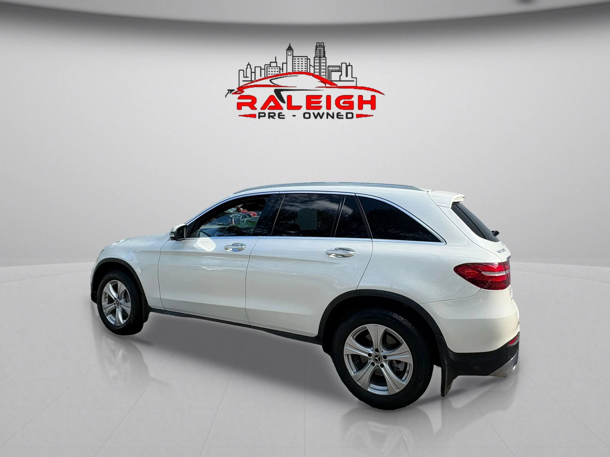 Used 2018 Mercedes-Benz GLC 300 4MATIC image 7
