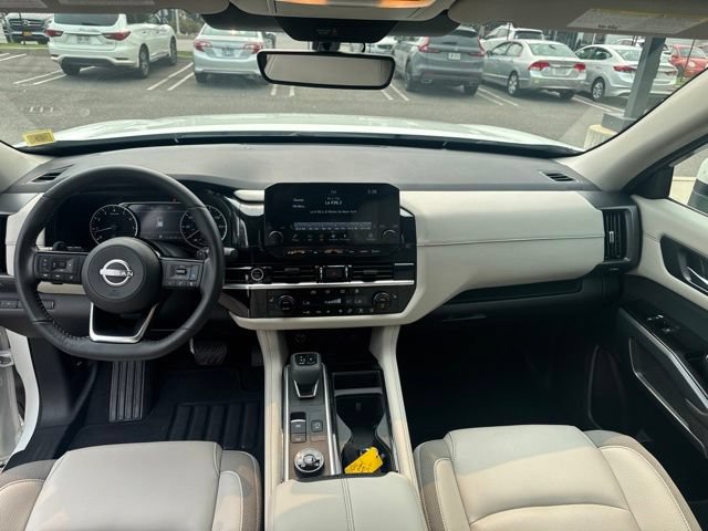 Used 2023 Nissan Pathfinder SL w/ Black Appearance Package AWD/4WD image 16