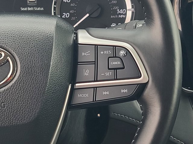 Used 2023 Toyota Highlander LE image 27
