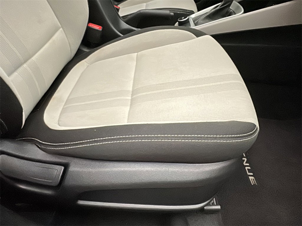 Certified 2022 Hyundai Venue SEL image 16