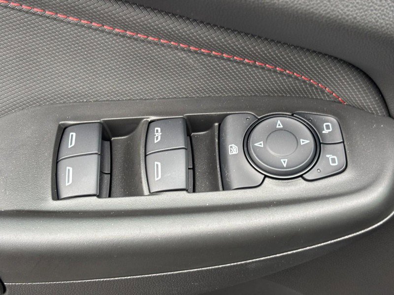 Used 2025 Chevrolet TrailBlazer RS w/ Convenience Package image 23