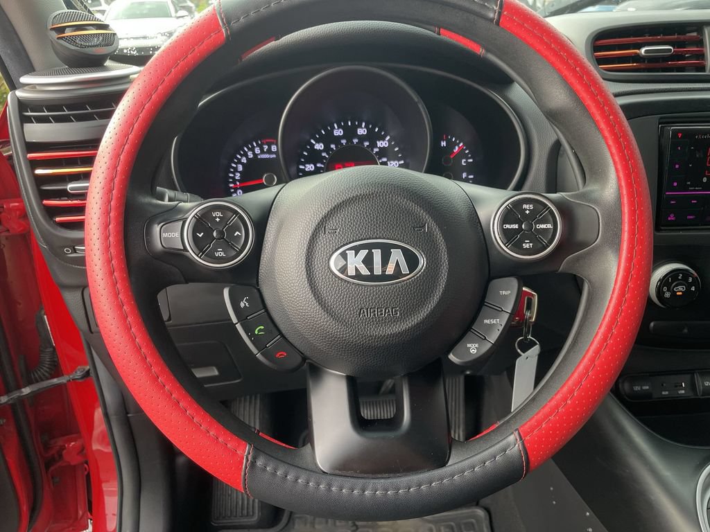 Used 2015 Kia Soul + FWD image 13
