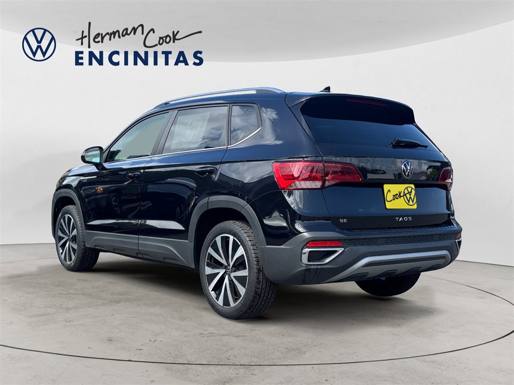 Used 2024 Volkswagen Taos SE image 3