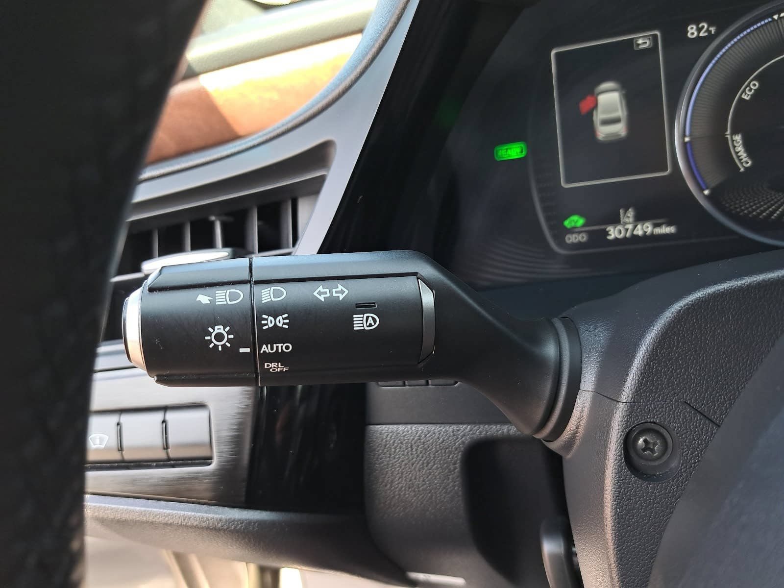 Used 2024 Lexus ES 300h w/ Premium Package FWD image 27