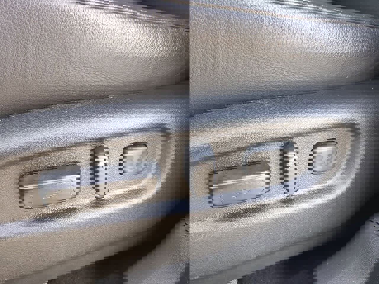 Used 2025 Honda Passport EX-L image 16