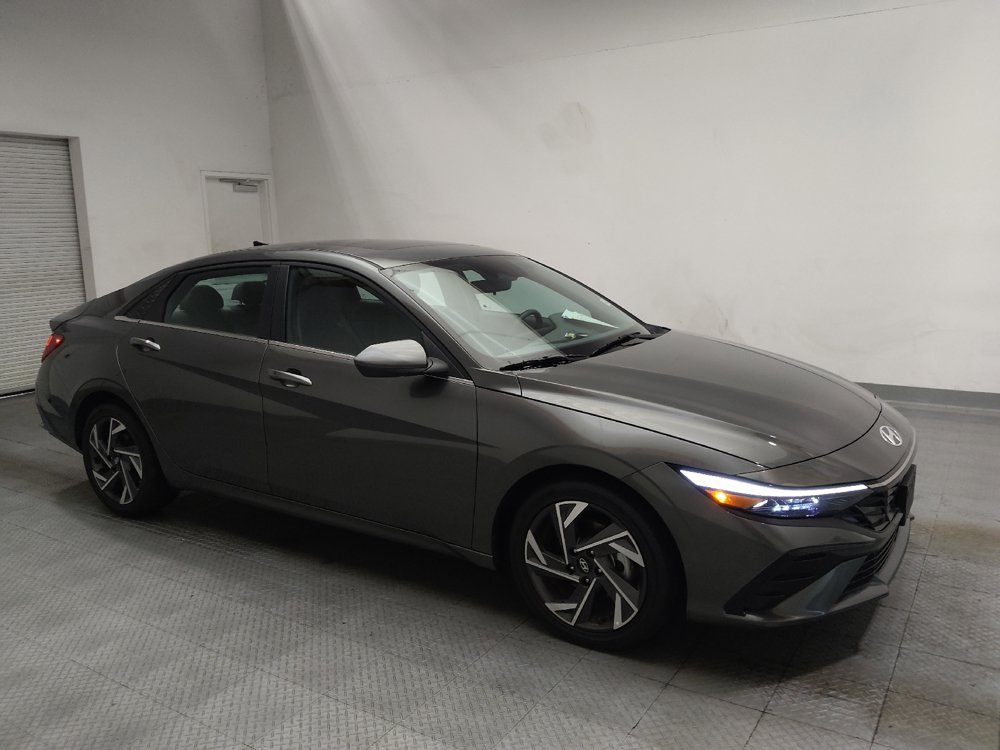 Used 2025 Hyundai Elantra SEL FWD image 11