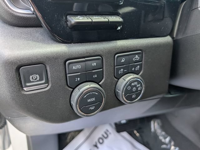 Used 2024 Chevrolet Silverado 1500 High Country w/ Technology Package AWD/4WD image 17