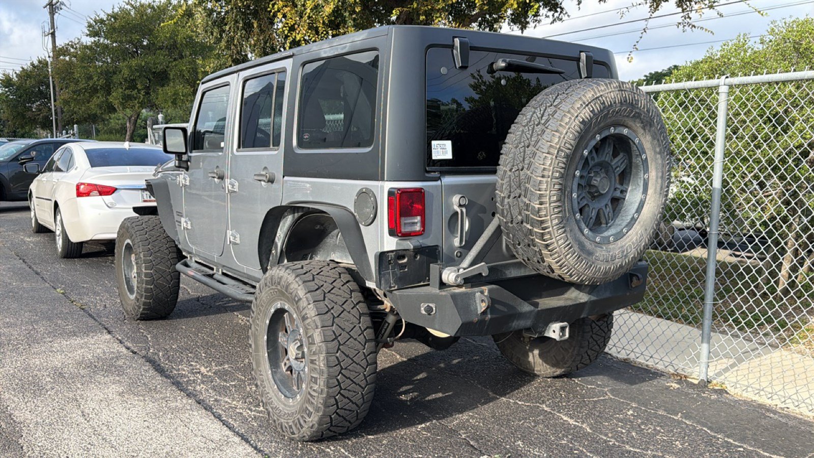Used 2015 Jeep Wrangler Unlimited Sport w/ Connectivity Group AWD/4WD image 6