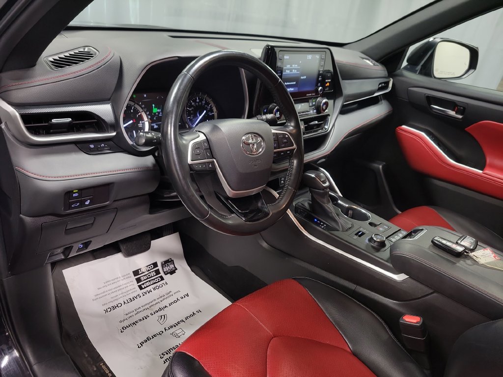Used 2022 Toyota Highlander XSE AWD/4WD image 17