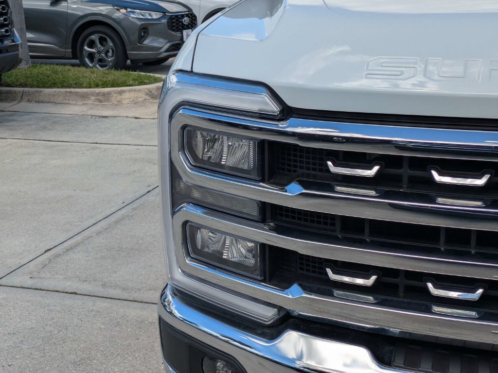 Used 2026 Ford F250 Lariat AWD/4WD image 9