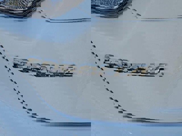 Used 2022 Toyota Corolla LE image 5