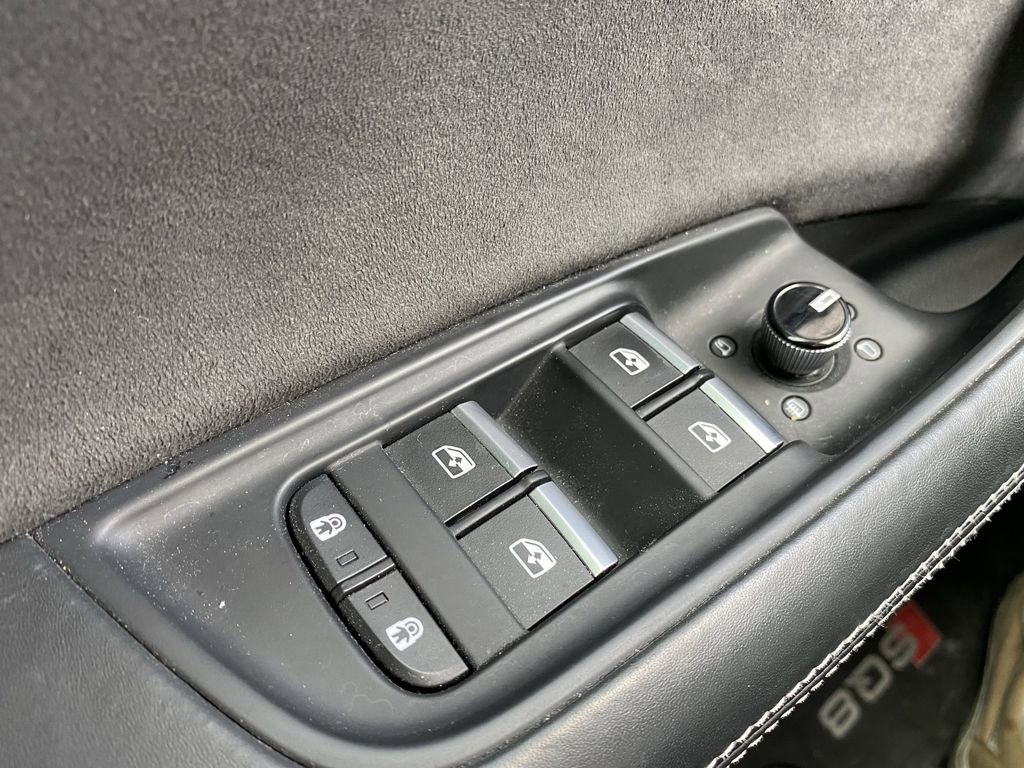 Used 2023 Audi SQ8 Prestige w/ Prestige Package AWD/4WD image 9