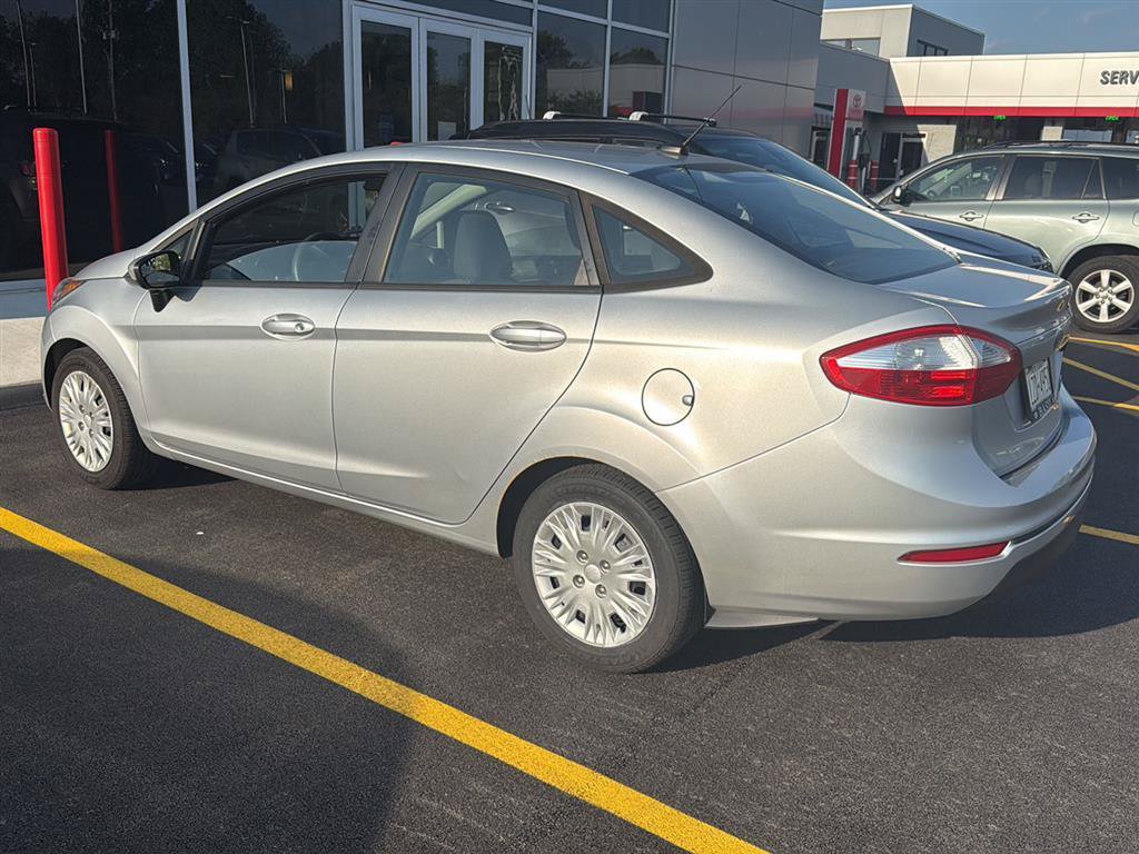 Used 2014 Ford Fiesta S FWD image 2