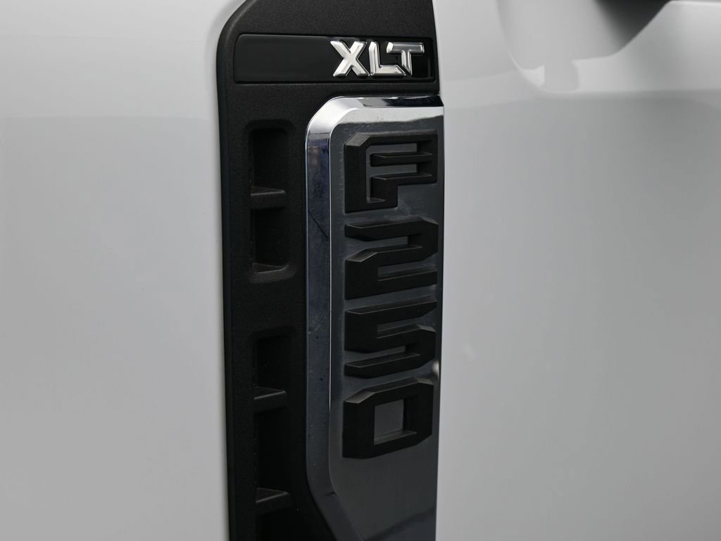 Used 2025 Ford F250 XLT image 32