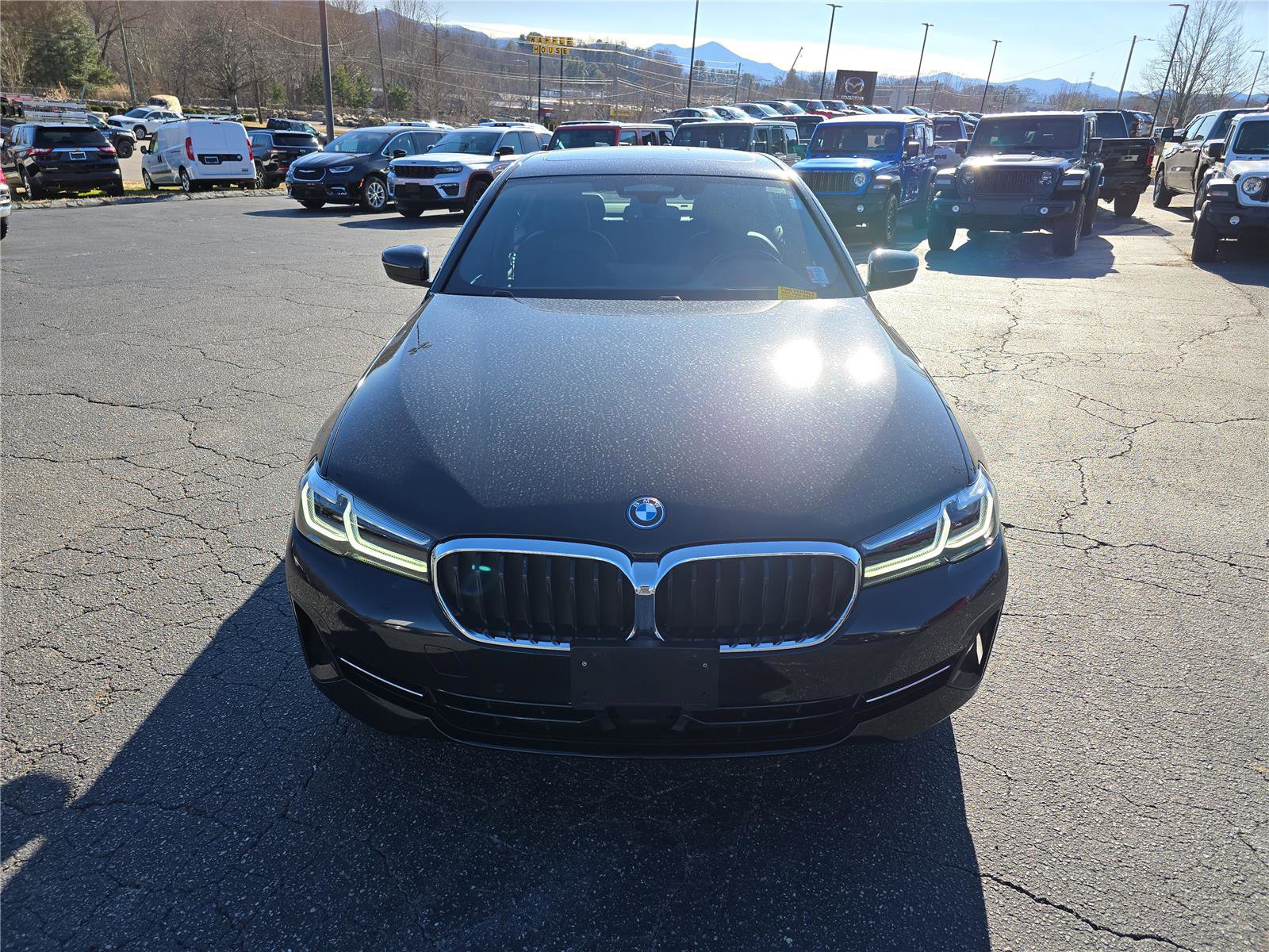 Used 2023 BMW 530e xDrive w/ Premium Package image 8