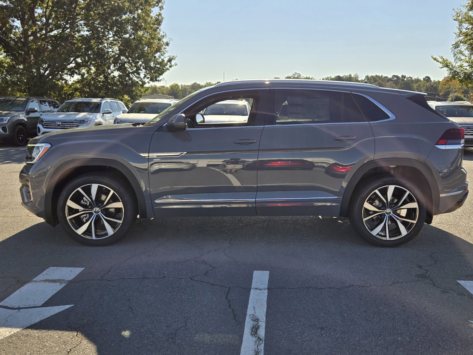 New 2026 Volkswagen Atlas Cross Sport SEL Premium R-Line image 4