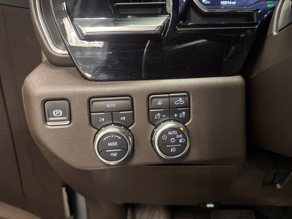 Used 2024 GMC Sierra 1500 SLT w/ LPO, GMC Protection Package AWD/4WD image 16