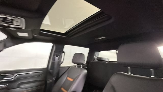 Used 2024 GMC Sierra 1500 AT4 w/ Technology Package AWD/4WD image 12