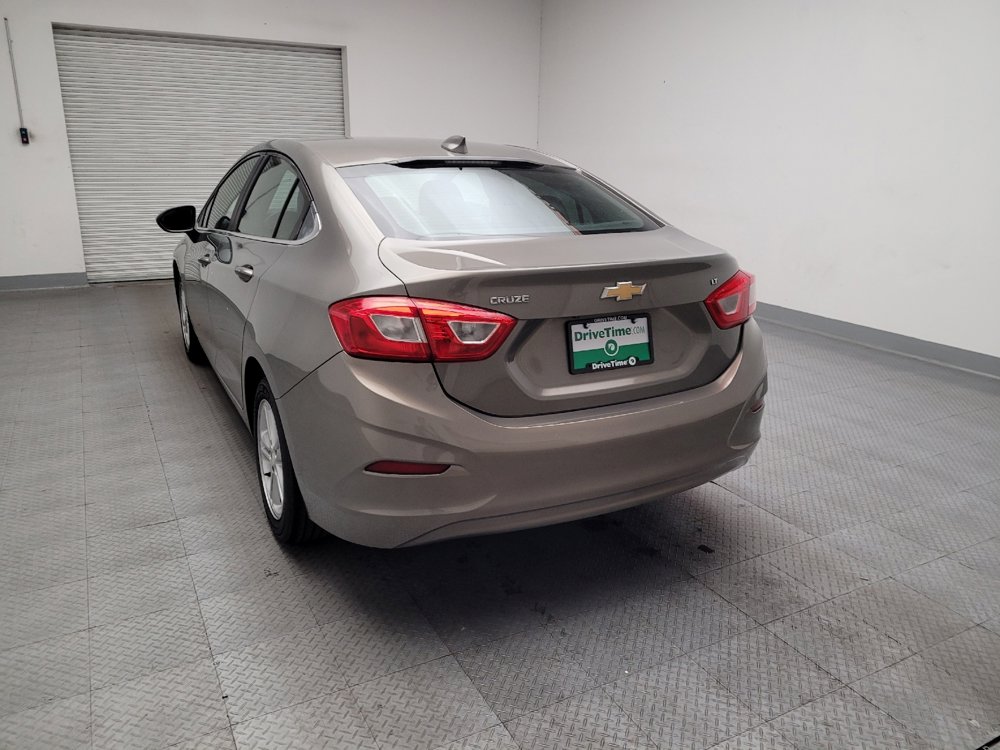 Used 2017 Chevrolet Cruze LT w/ Convenience Package image 6