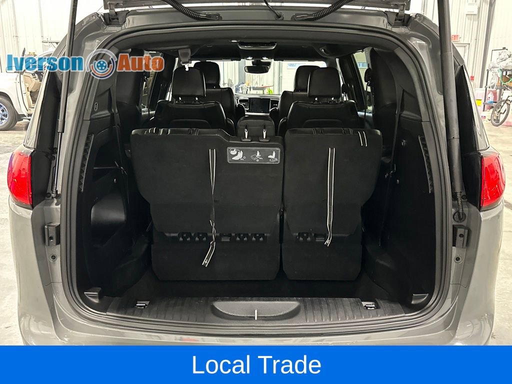 Used 2020 Chrysler Pacifica Touring-L w/ Advanced Safetytec Group image 9