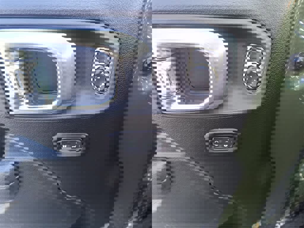 Used 2023 Jeep Wrangler Unlimited Rubicon w/ Cold Weather Group image 13