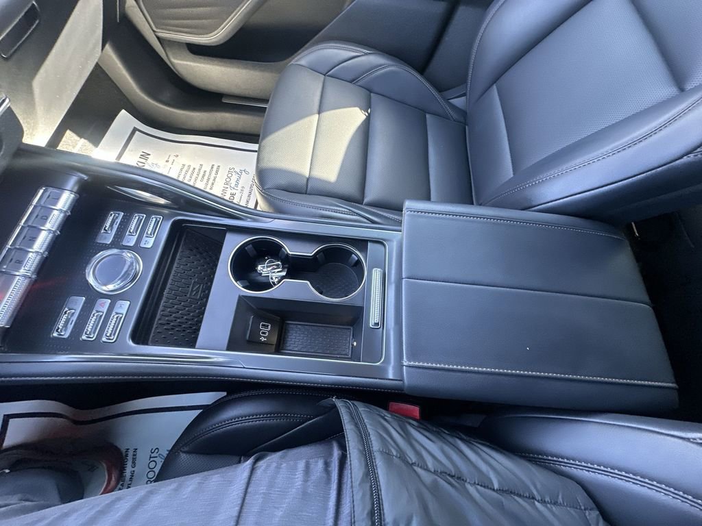 Used 2025 Lincoln Nautilus Premier w/ Jet Appearance Package image 27