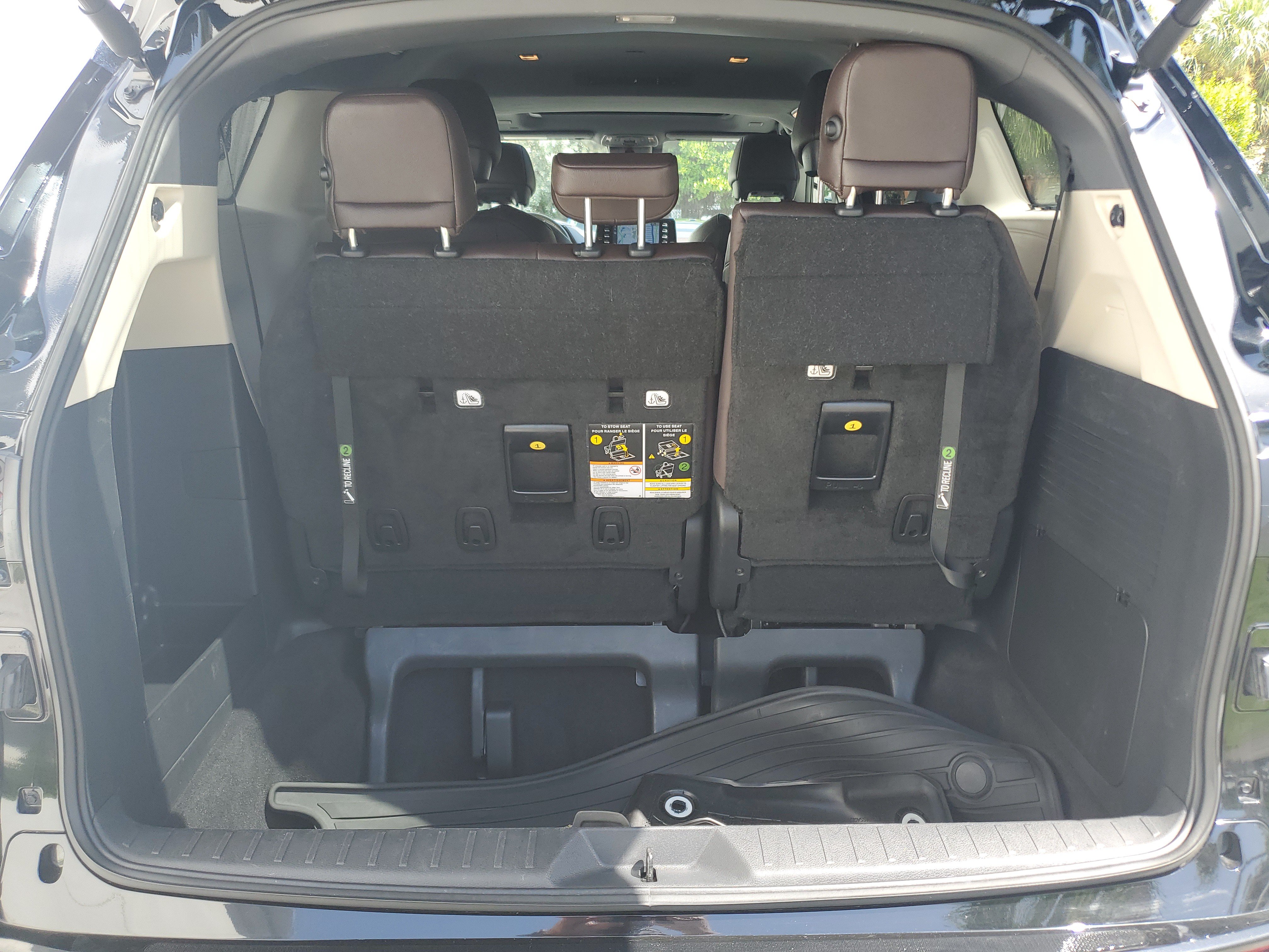 Used 2023 Toyota Sienna Platinum AWD/4WD image 9