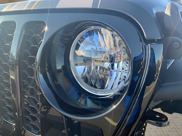 Used 2023 Jeep Gladiator Sport AWD/4WD image 19