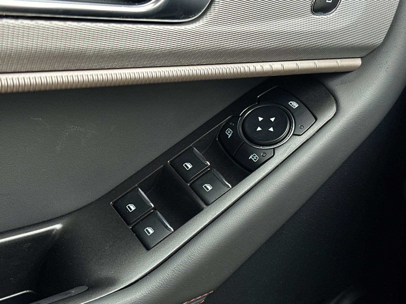 New 2026 Ford Explorer Active image 11