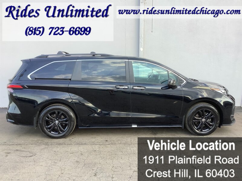 Used 2024 Toyota Sienna XSE w/ XSE Plus Package AWD/4WD image 9