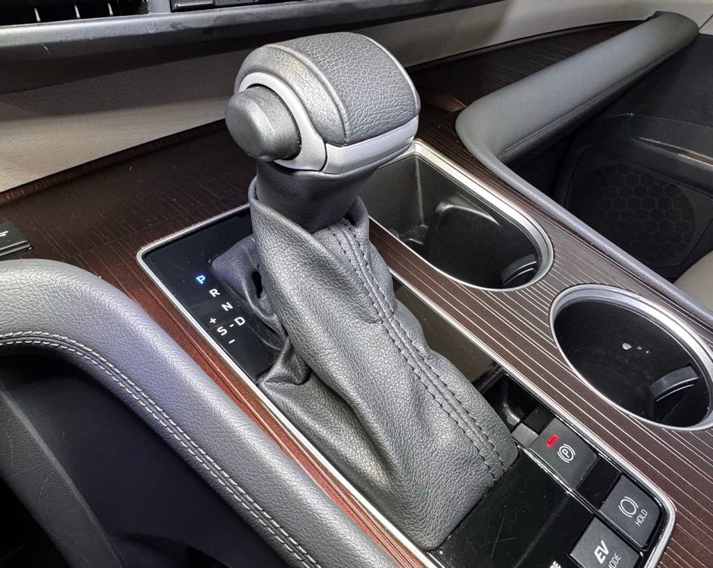 Used 2024 Toyota Sienna XLE image 35