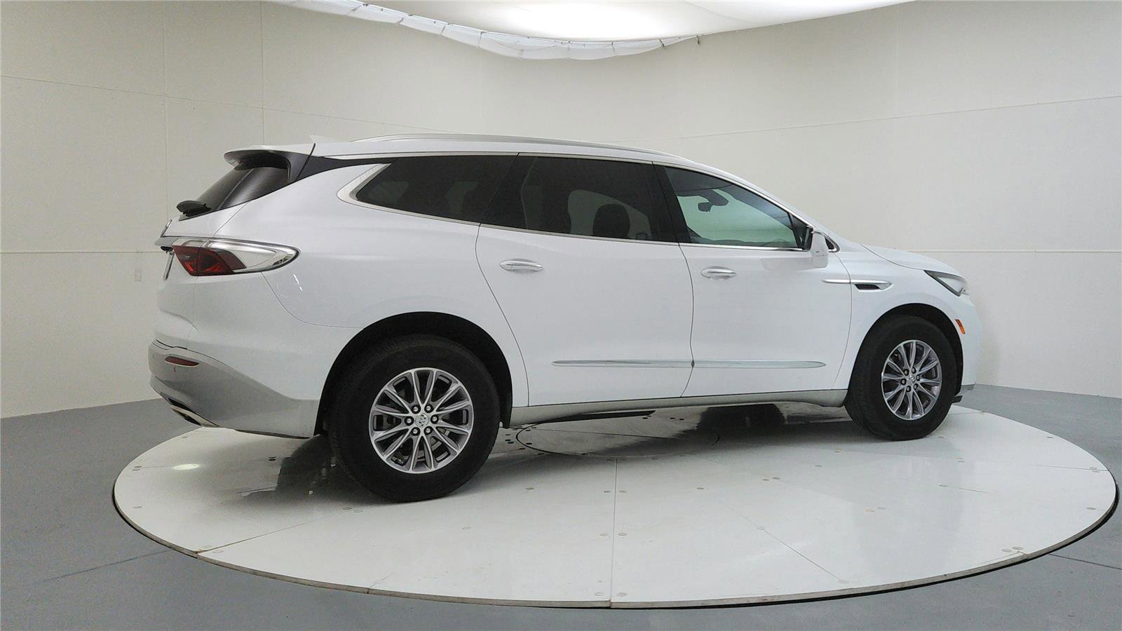 Used 2024 Buick Enclave Premium image 7