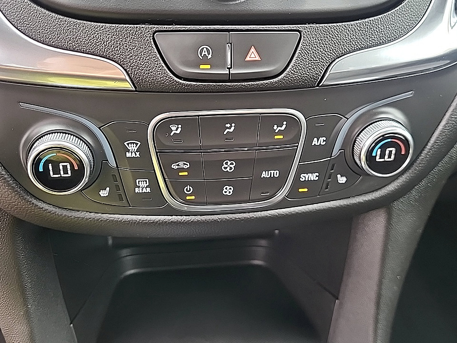 Used 2024 Chevrolet Equinox LT AWD/4WD image 21