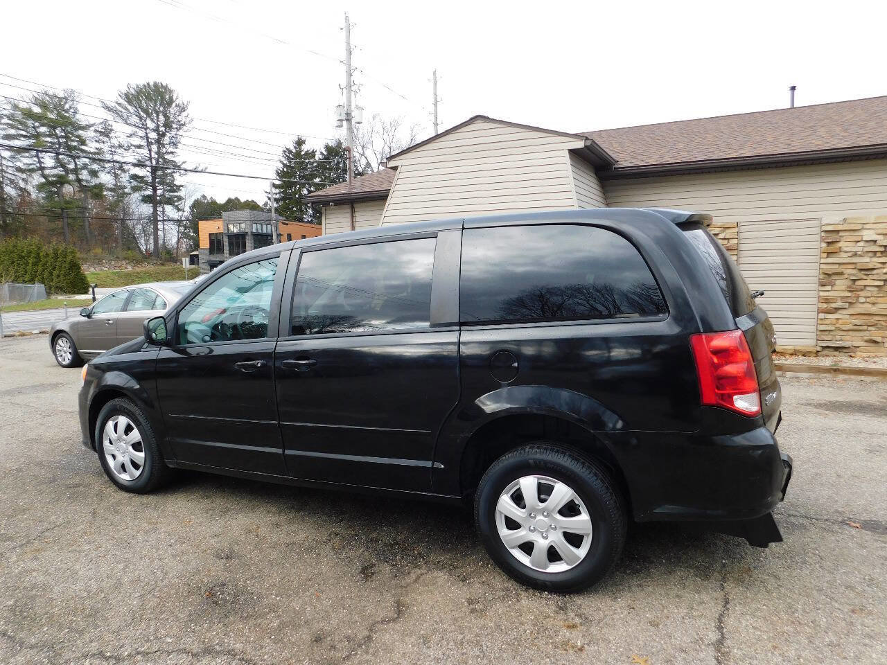 Used 2016 Dodge Grand Caravan SE w/ Quick Order Package 29E SE image 12