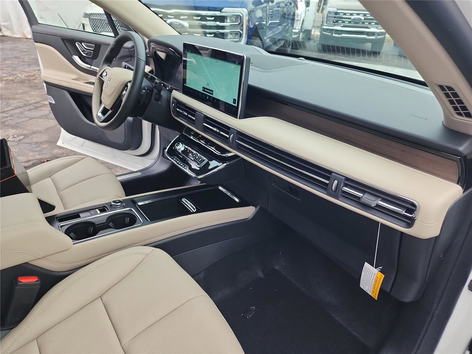 New 2026 Lincoln Corsair Reserve image 25