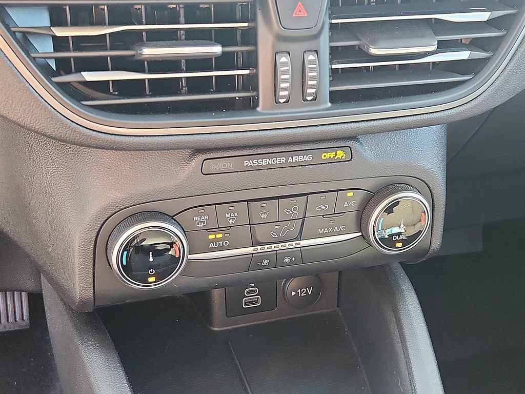 Used 2025 Ford Escape Active AWD/4WD image 15