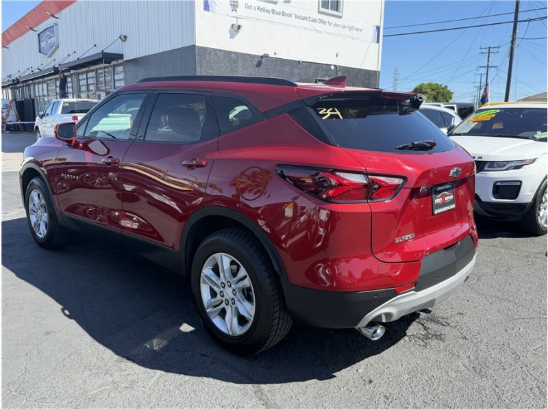 Used 2019 Chevrolet Blazer LT w/ Sound & Technology Package FWD image 4