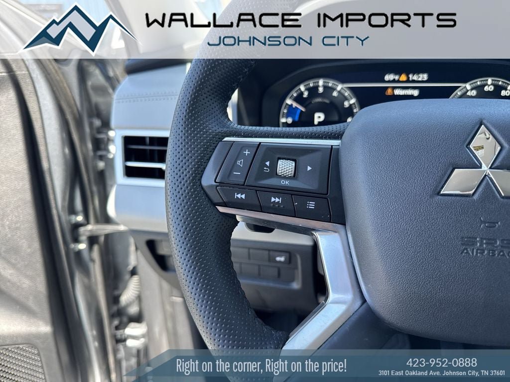 Used 2024 Mitsubishi Outlander SEL AWD/4WD image 30